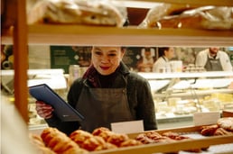 03 - Blog Post - Callout Image 2 2x - ChromeOS Small Business Campaign